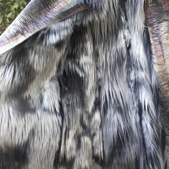 Fuzzy long winter coat - Picture 8 of 9